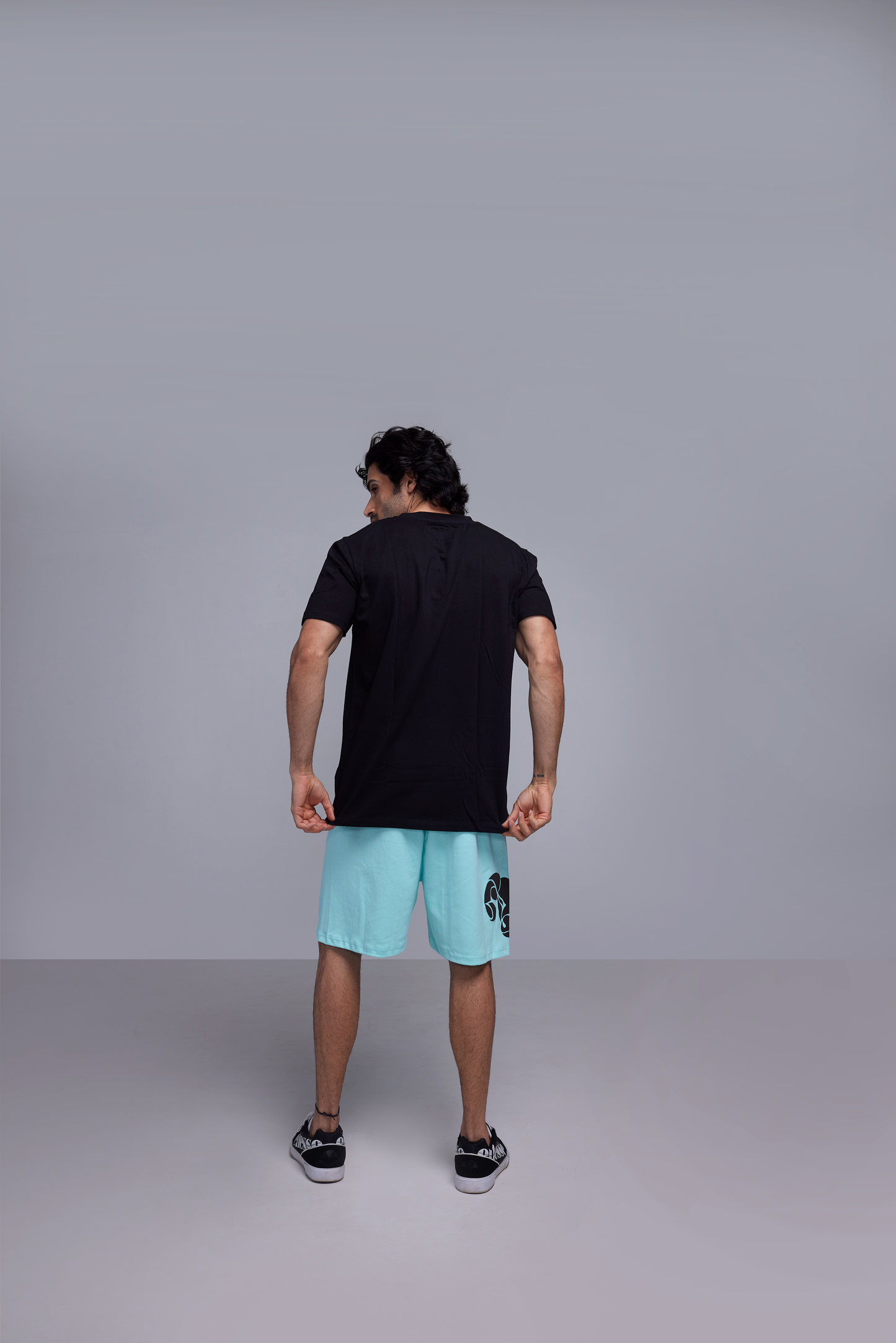 Comfort made Black Tee By Salud